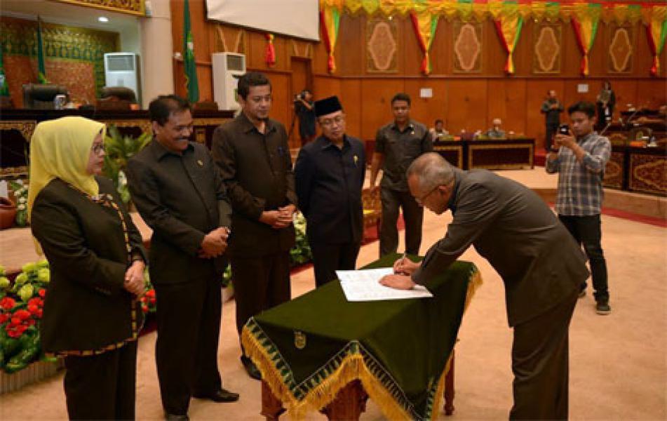 DPRD Riau Sahkan APBD 2017 Sebesar Rp10,4 Triliun