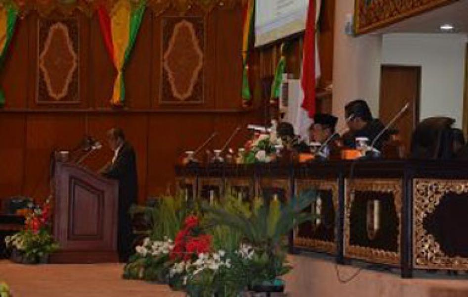 DPRD Riau Sahkan Dua Ranperda