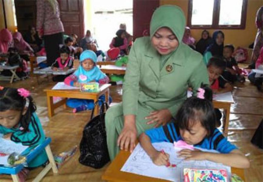 Diikuti Paud Se Kecamatan Tempuling, Ketua Ranting 04 Koramil 03/Tempuling  Motivasi Peserta Lomba