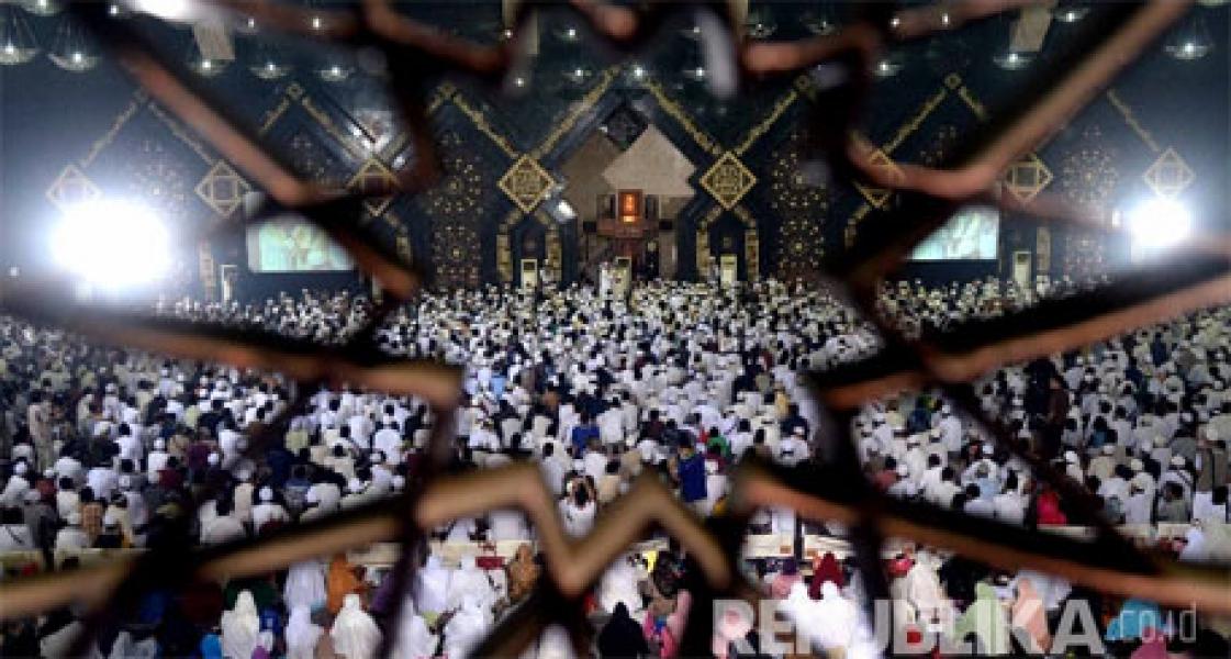Jelang Malam Pergantian Tahun, Masyarakat Padati Dzikir Nasional Republika