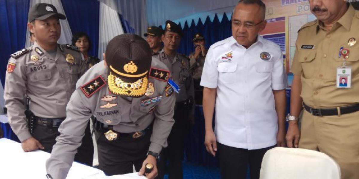 Kapolda Riau dan Gubernur Sidak Pos Pam Ops Lilin 2016
