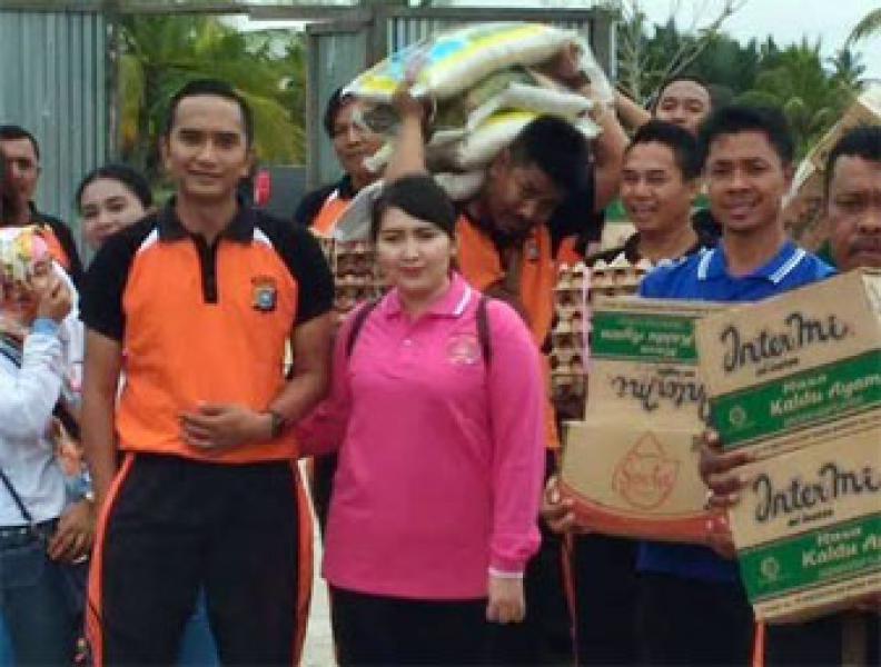 Kapolsek Bangko dan Ketua Bhayangkari Serahkan Sembako pada Ponpes dan Panti Asuhan Al Asasyyah