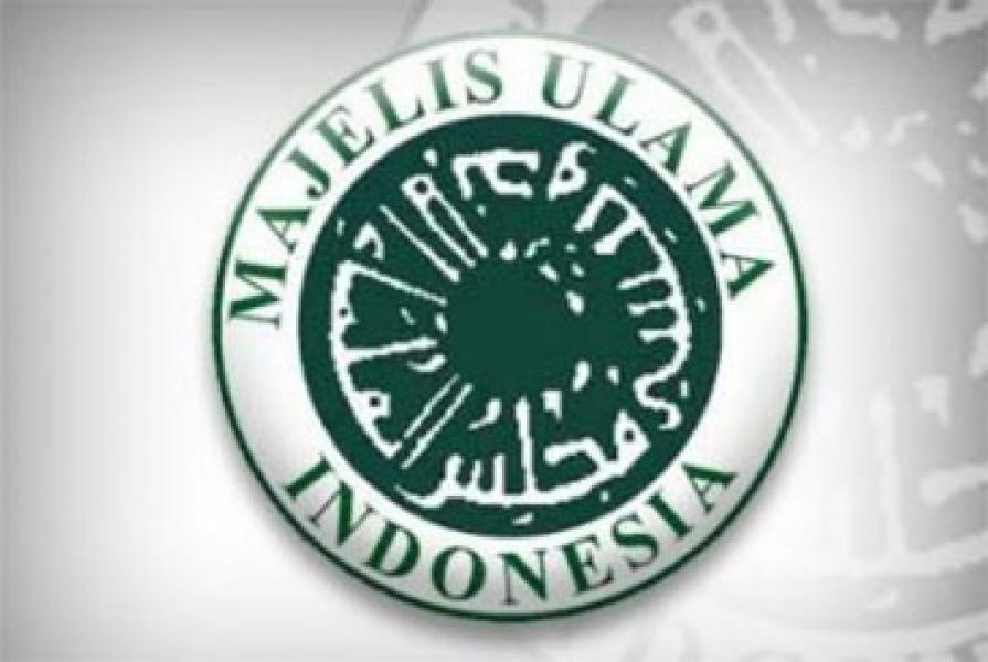 MUI: Cabut Izin Perusahaan Paksakan Karyawan Muslim Pakai Simbol Natal