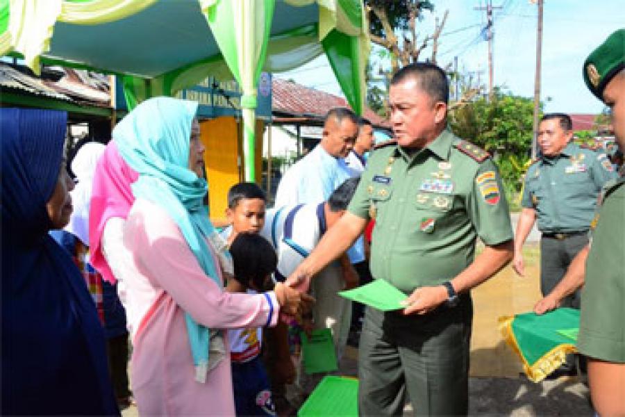 Pangdam I Bukit Barisan Beri Bantuan Korban Kebakaran di Asrama Pancasila Pekanbaru