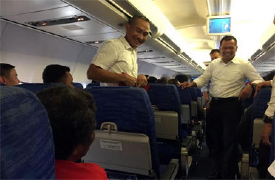 Panglima TNI Berangkatkan Keluarga Timnas Garuda ke Thailand