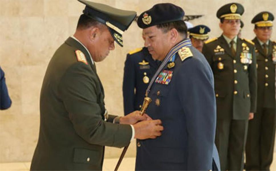 Panglima TUDM Terima Tanda Kehormatan Bintang Swa Bhuana Paksa Utama