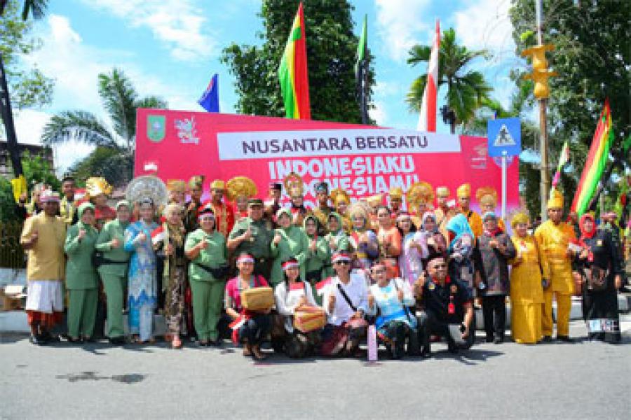 Persit KCK Koorcab Rem 031 PD I/BB Ikut Semarakkan Apel Nusantara Bersatu