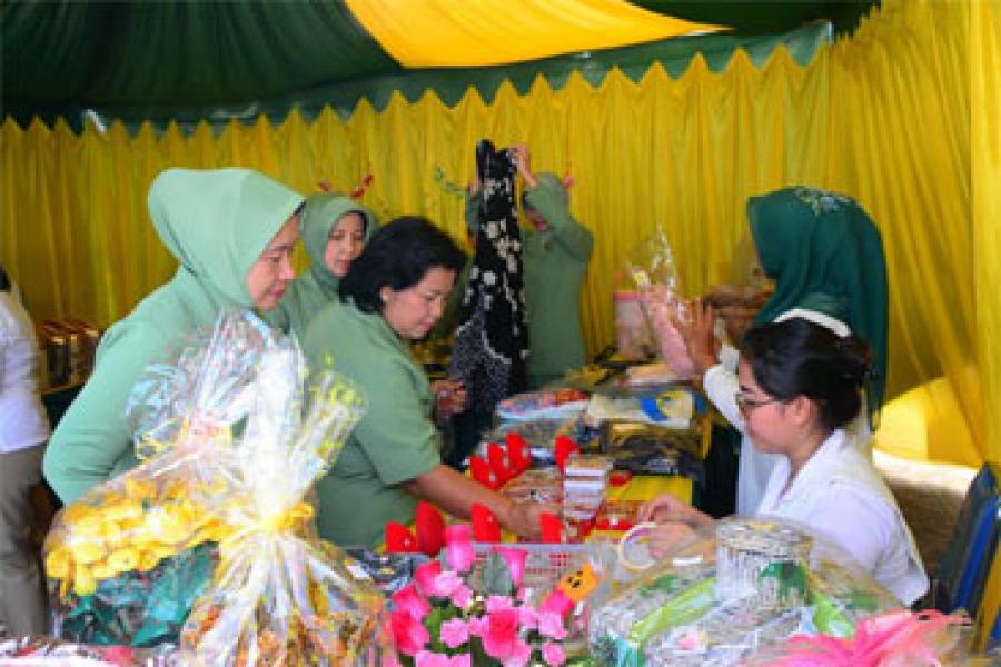 Stand Persit KCK Koorcab Rem 031 PD I/BB Ramaikan Expo HAKI di Riau
