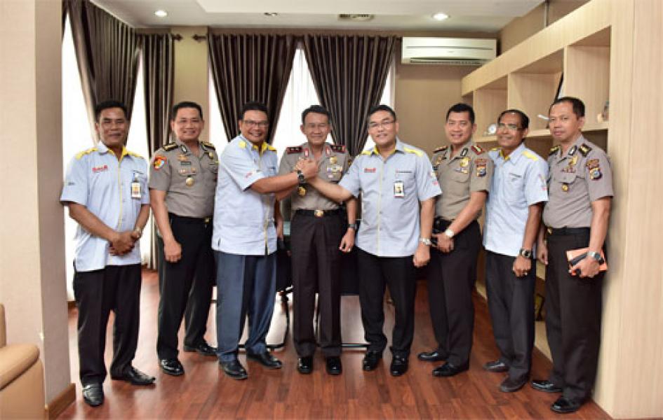 Dirut Dan Direktur Operasional Bank Riau Kepri Bersilaturrahmi Dengan Kapolda Riau
