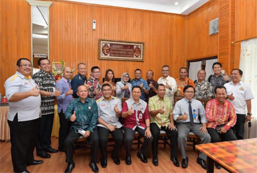 Kadin Bersama OJK Dan FKIJK Riau Gelar Dialog Bersama  