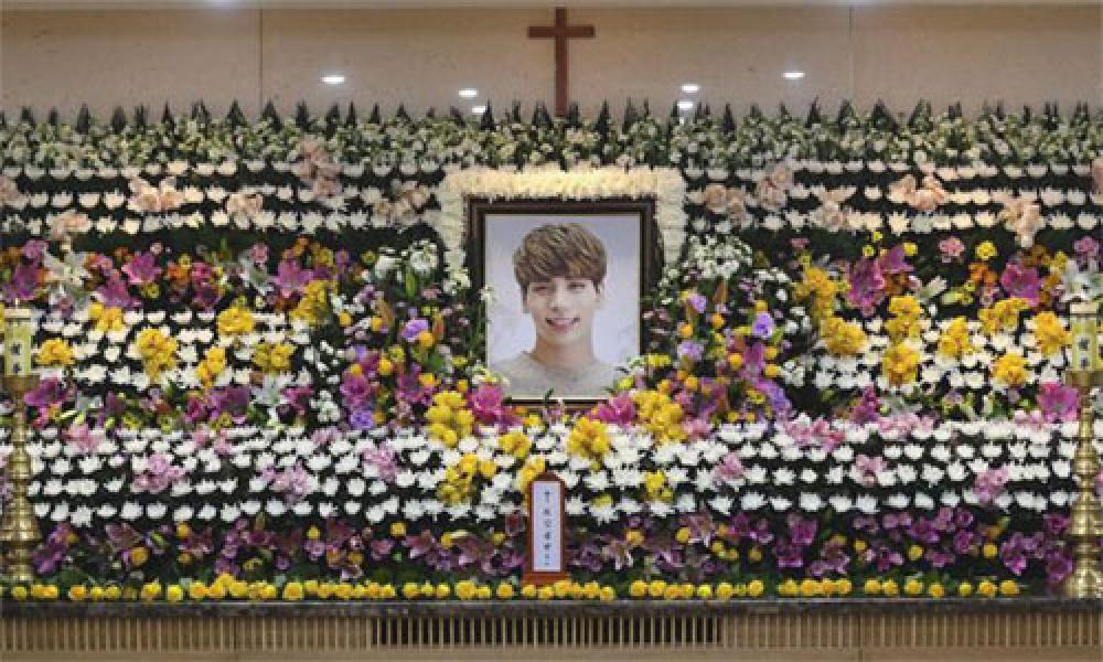 Kematian Jonghyun dan Kegilaan Industri Rp63 Triliun