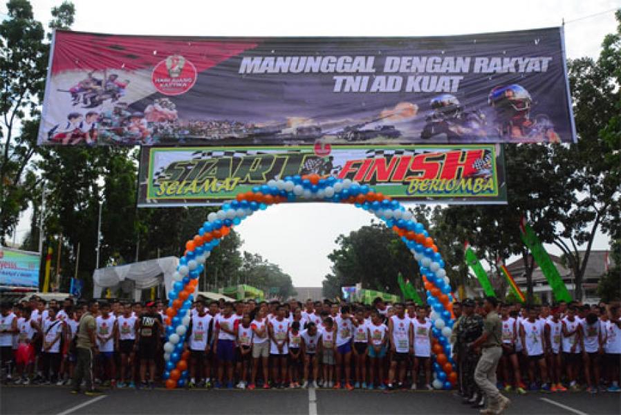 Ribuan Peserta Lomba Lari 10 K dan Jalan Santai Tumpah Ruah Meriahkan Hari Juang Kartika Di Riau