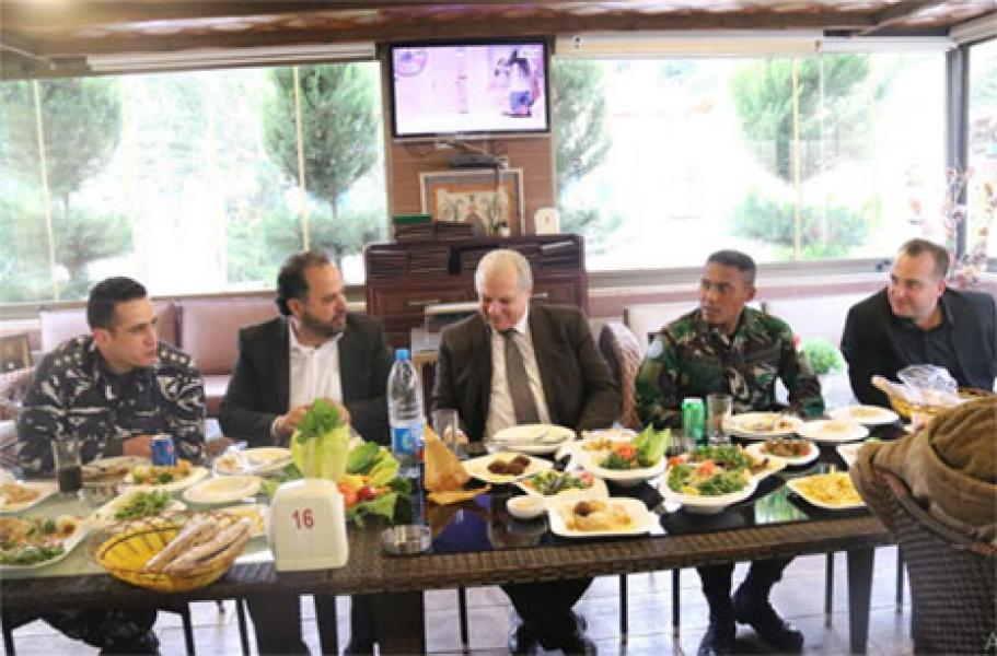 Silaturahmi Dansatgas Indobatt dengan Kepala Distrik Desa Tulin Lebanon Selatan