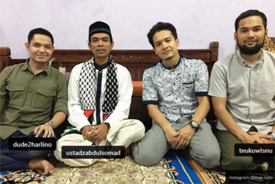 Tiga Artis Bangga Bisa Dengarkan Tausiyah Ustaz Abdul Somad
