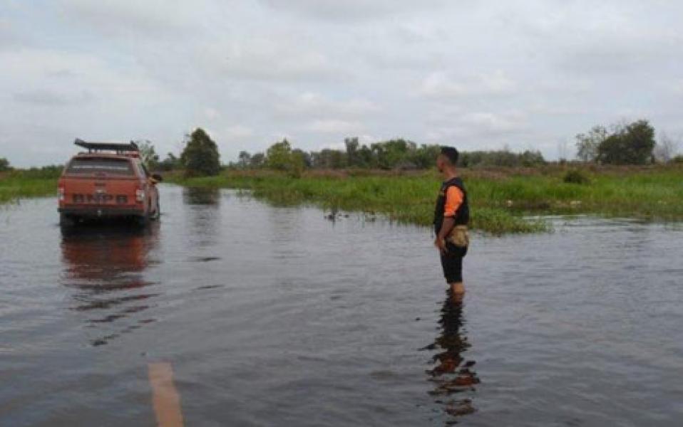 Banjir Setinggi Setengah Meter Rendam Sekolah, Pesantren Liburkan Santrinya