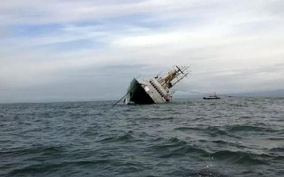 KN Cahaya Laut Tenggelam Dihantam Badai di Pulau Dapur, 5 ABK Hilang