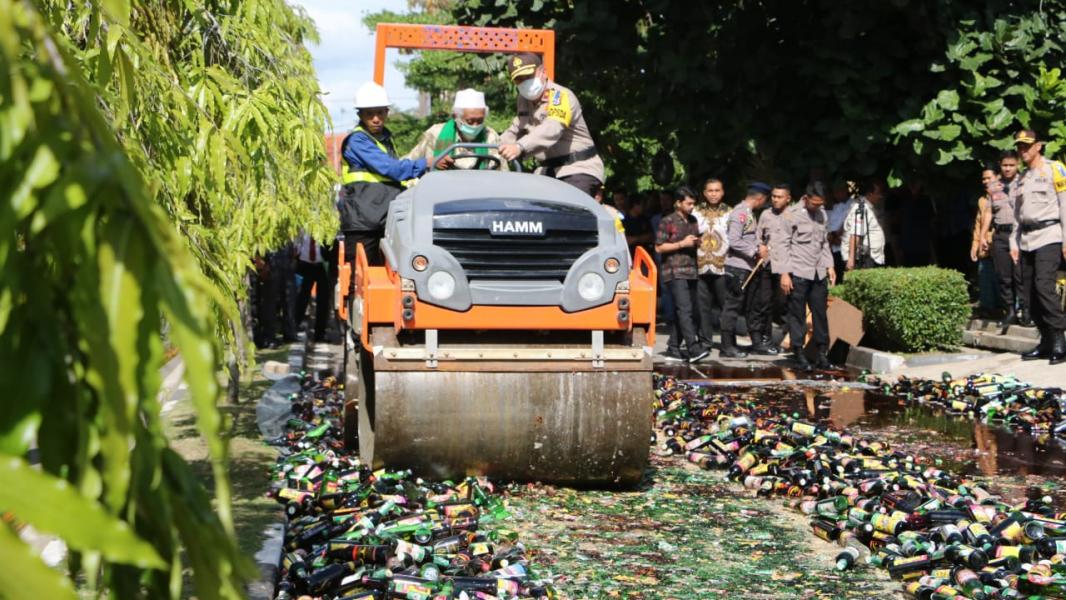 Kapolda Banten Musnahkan 30 Ribu Miras Hasil Operasi Pekat Kalimaya 2018