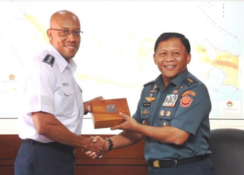 Kasum TNI Terima Kunjungan Kehormatan Commander US  Pacific Air Forces