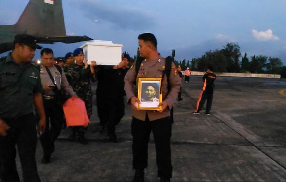 Kedatangan 16 Jenazah Korban KKB Papua Asal Makassar Disambut Histeris, Berikut Identitasnya