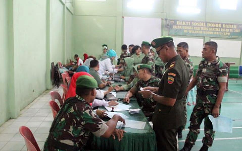 Kodim 0313/Kpr Gelar Donor Darah Dan Pengobatan Massal Serta Pembagian Sembako