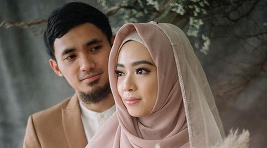 Menikah Hari Ini, Intip Mesranya Lindswell Kwok dan Achmad Hulaefi