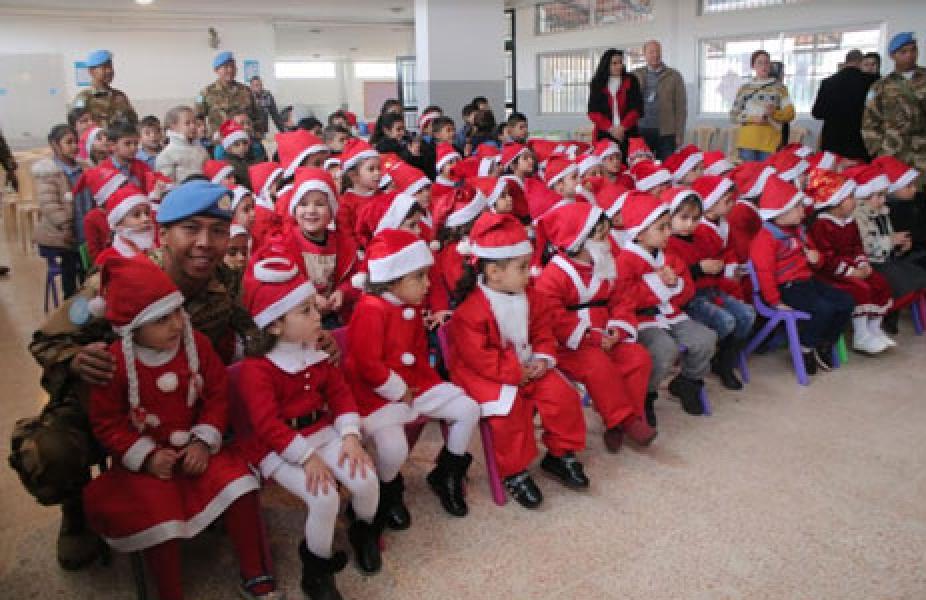 Pasukan Garuda XXIII-M Berikan Tali Asih Natal Bagi Anak-Anak di Lebanon
