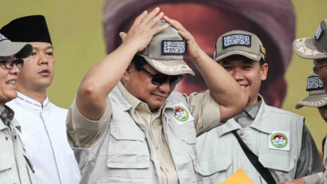 Prabowo Bertopi Tauhid di Reuni 212, Indonesia Raya Berkumandang