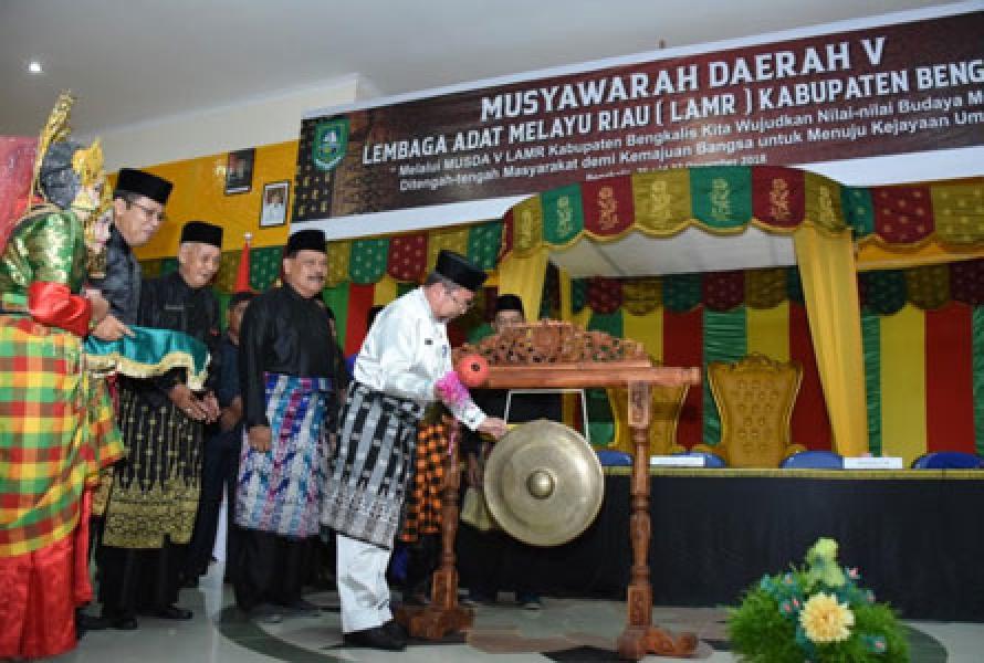 Sekda Bustami HY Buka Musda Ke-V LAMR Kabupaten Bengkalis