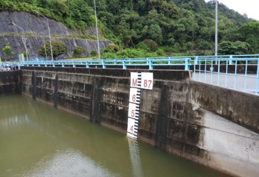 Unit Layanan PLTA Koto Panjang Pertahankan Tinggi Buka Spillway Gate 
