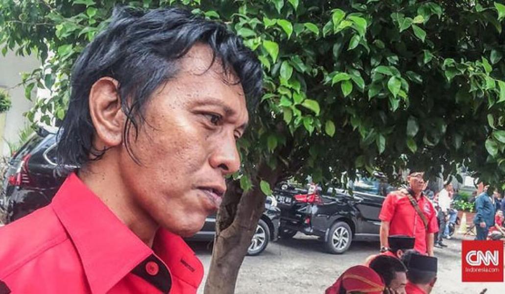 Anggota DPR asal PDIP Adian Napitupulu Kolaps di Pesawat