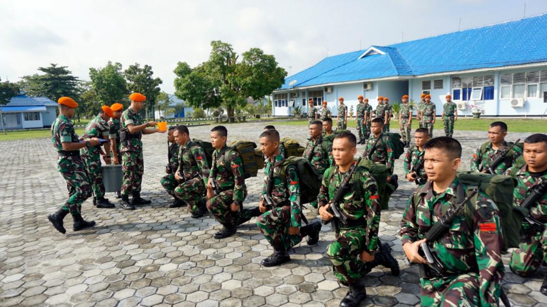 Batalyon Komando 462 Paskhas Gelar Apel Tradisi Penerimaan Anggota Baru