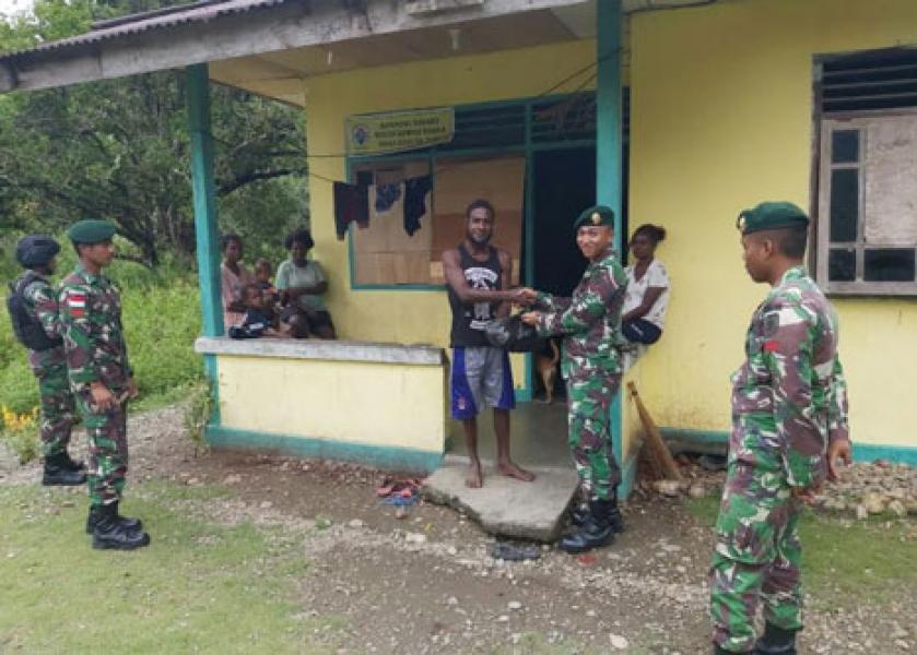 Cegah Pengaruh KKSB, Satgas Pamrahwan Yonif 754/ENK Kostrad Lakukan Patroli di Pedalaman Papua