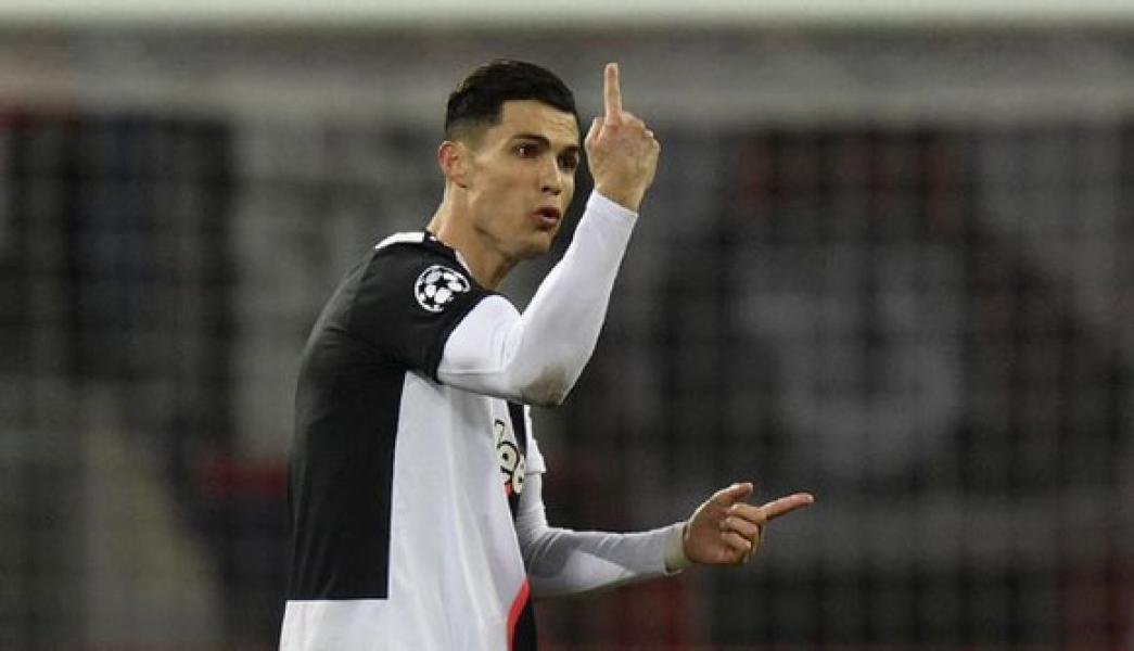 Duit Ronaldo dari Instagram Lebih Besar Dibanding di Juventus