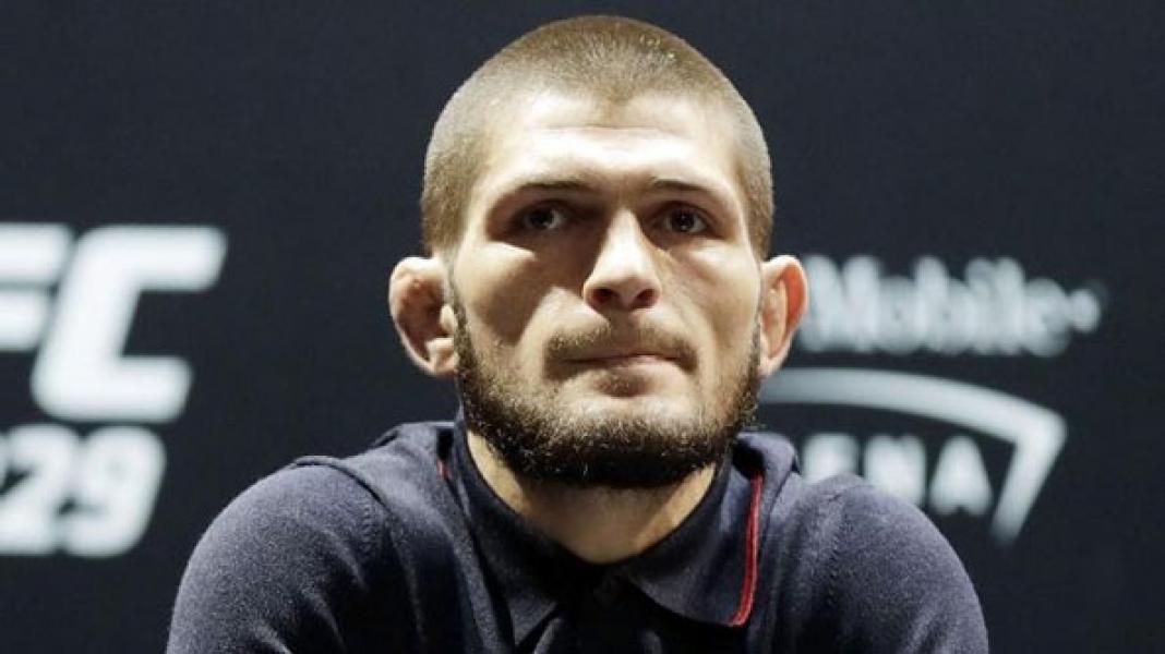 Khabib Terharu Ronaldo Bermain Bola dengan Fan Difabel