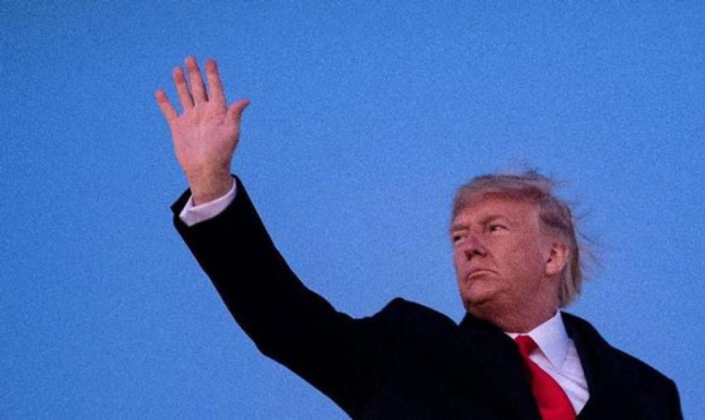 Koran Evangelis Sebut Trump Tak Bermoral, Pantas Dimakzulkan