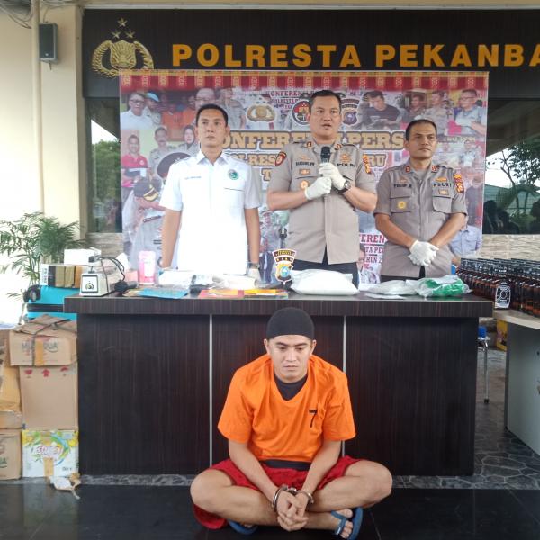Kurir Sabu 2 Kg Lebih Asal Kalimantan Selatan Ditangkap di Hotel Batiqa Pekanbaru