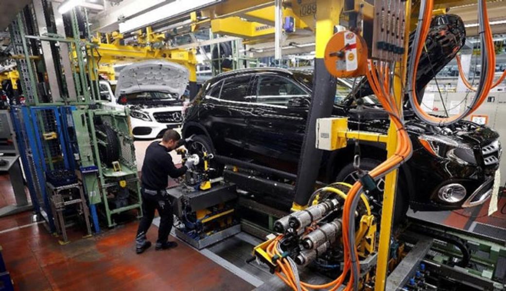 Mega Tsunami PHK Karyawan Serang Otomotif, Ini Perusahaannya!