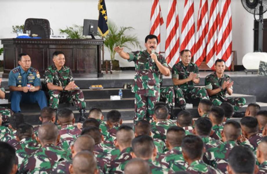 Panglima TNI : Prajurit Marinir Harus Siap Dengan Perubahan dan Beradaptasi Pada Tuntutan Zaman