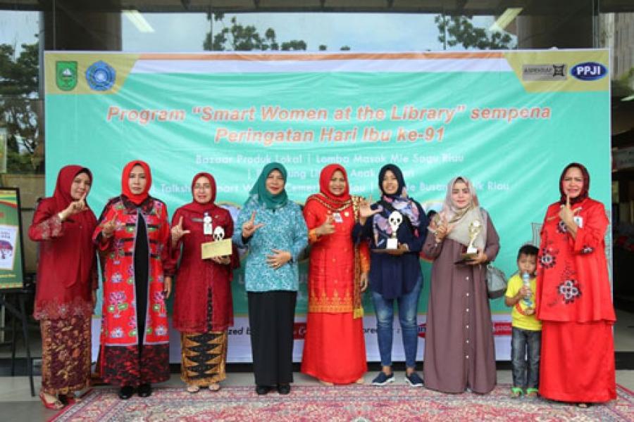 Peringati Hari Ibu, Dispersip Riau Gelar �Smart Women Activity At the Library�