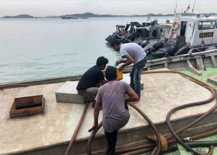 Satgassus Trisula Bakamla RI Tangkap Dua Kapal Terlibat Perdagangan BBM Illegal