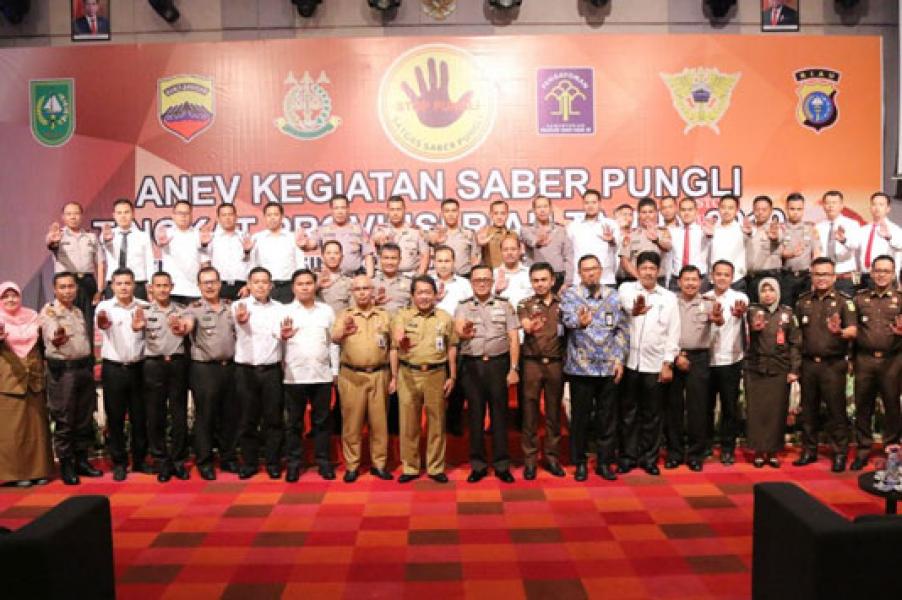 Sekda Riau Yan Prana Jaya Hadiri Rapat Evaluasi Saber Pungli 2019