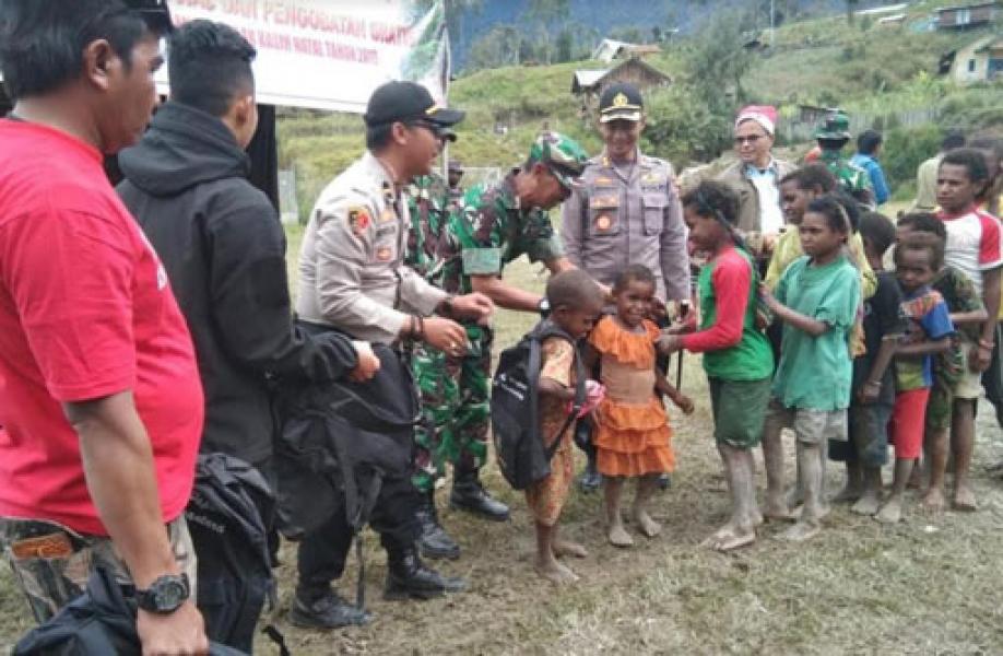 TNI-Polri Gelar Baksos dan Pengobatan Gratis di Distrik Sugapa Papua
