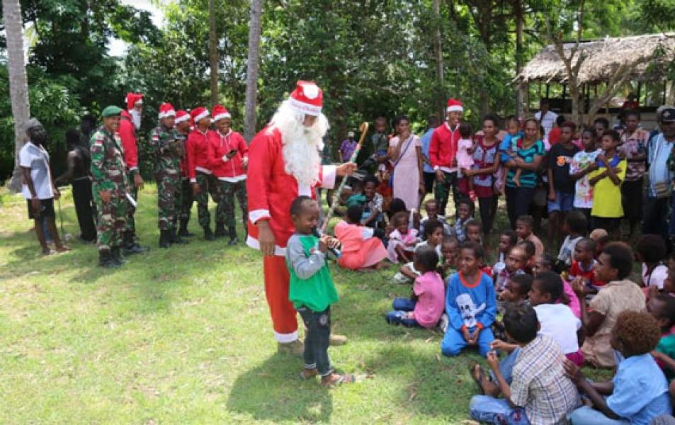 Tim Kesehatan Yonif 411 Kostrad Gelar Pengobatan Keliling Gratis di Perbatasan RI-PNG