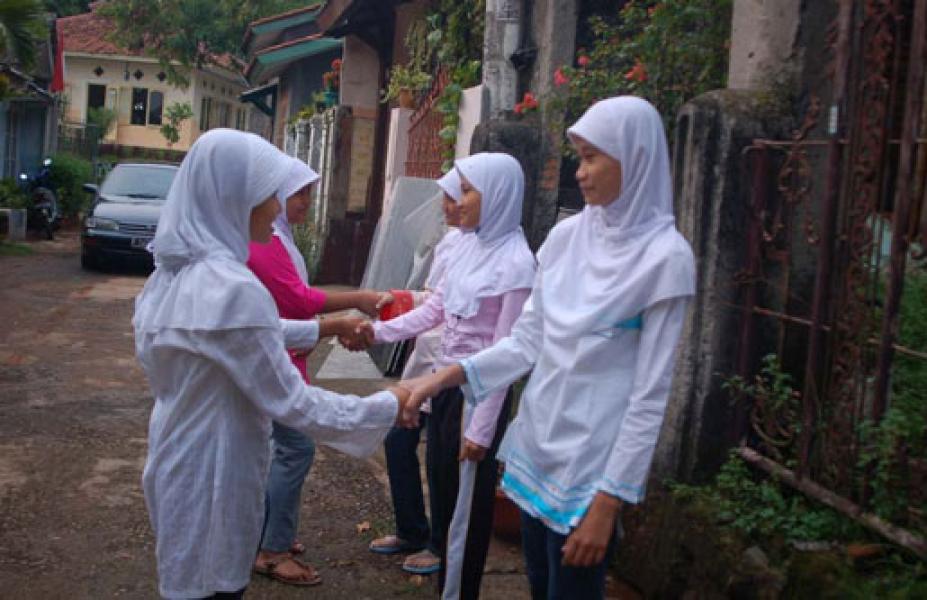 6 Hadits Rasulullah SAW Ini Ungkap Keutamaan Silaturahim