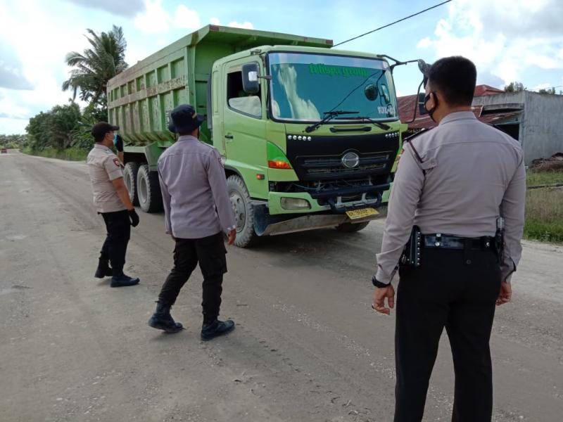 Antisipasi Curas, Curanmor dan Curat, Polsubsektor Pelalawan Lakukan Patroli