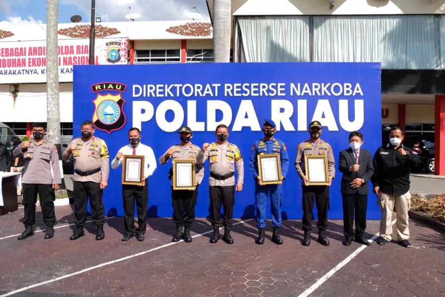 47 Personel Terima Penghargaan Kapolda Riau, Berhasil Ungkap Kasus Narkoba