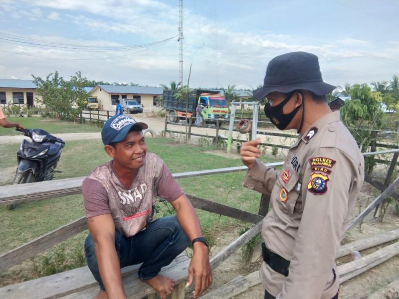 Cegah Covid-19 Bhabinkamtibmas Desa Pangkalan Terap Sosialisasikan AKB