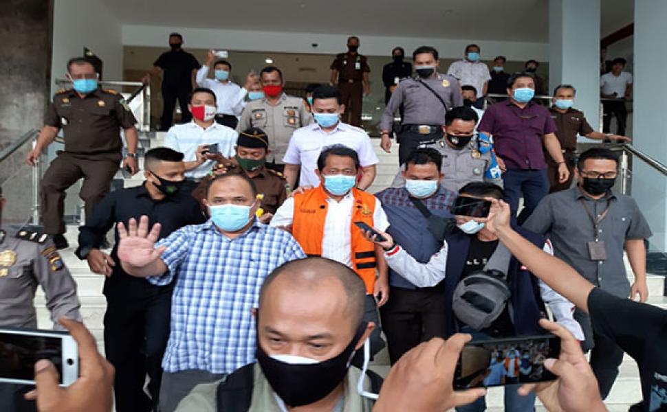 Ditetapkan Tersangka, Sekda Yan Prana Jaya Langsung Ditahan Kejati Riau