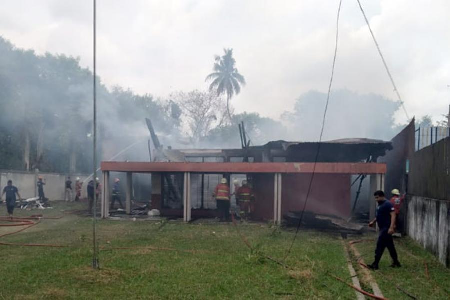 Ditinggal Pemiliknya, Satu unit Rumah di Jalan Teuku Umar Pekanbaru Terbakar