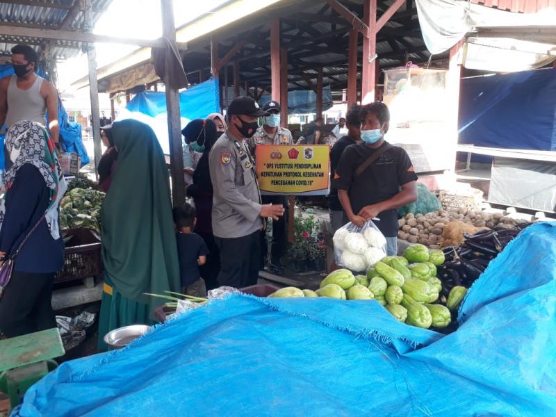 Hambat Penyebaran Covid-19, Polsek Kuala Kampar Sosialisasi Prokes di Kelurahan Teluk Dalam